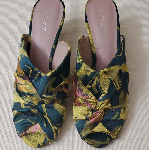 Shoes - Picture 8 of 12